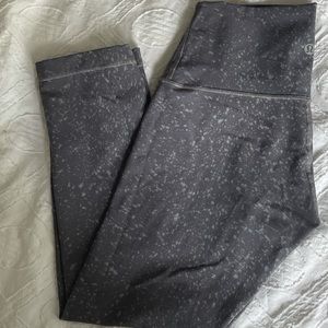 Lululemon cropped compression leggings